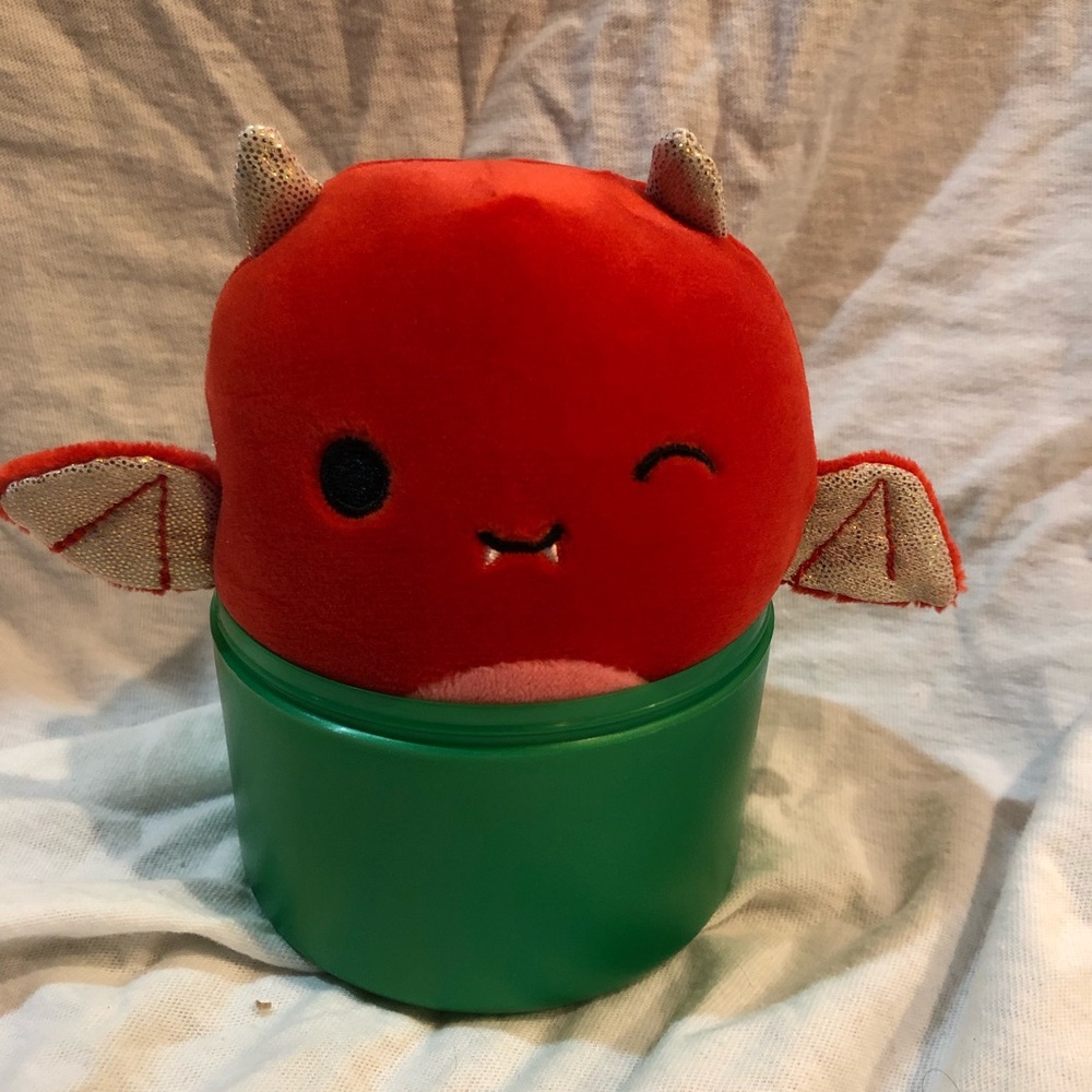 New Squishmallows Karlie Red Vampire Devil Bat 4” Halloween Mystery Squad